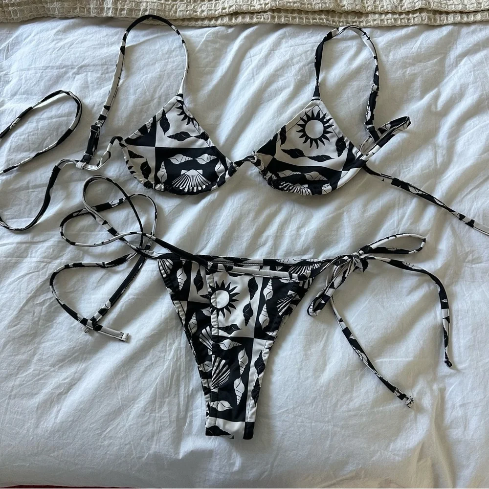 Lisa Says Gah Bikini